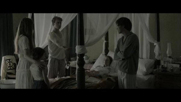 马柔本宅秘事/髓骨 Marrowbone.2017.2160p.BluRay.REMUX.HEVC.DTS-HD.MA.TrueHD.7.1.Atmos-FGT 51.91GB-3.png